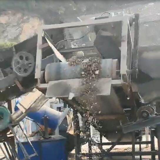 東莞項(xiàng)目建筑裝飾生活垃圾篩分現(xiàn)場